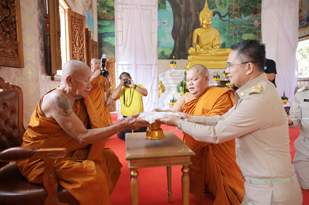 ผู้ว่าฯกาฬสินธุ์ เป็นประธานในพิธีถวายฉัตรพระประธาน ถวายเป็นพระราชกุศล และเป็นประธานในพิธีโครงการพระราชดำริ ในพระบาทสมเด็จพระเจ้าอยู่หัว ธรรมนาวา&rdquo;วัง&rdquo;&nbsp;