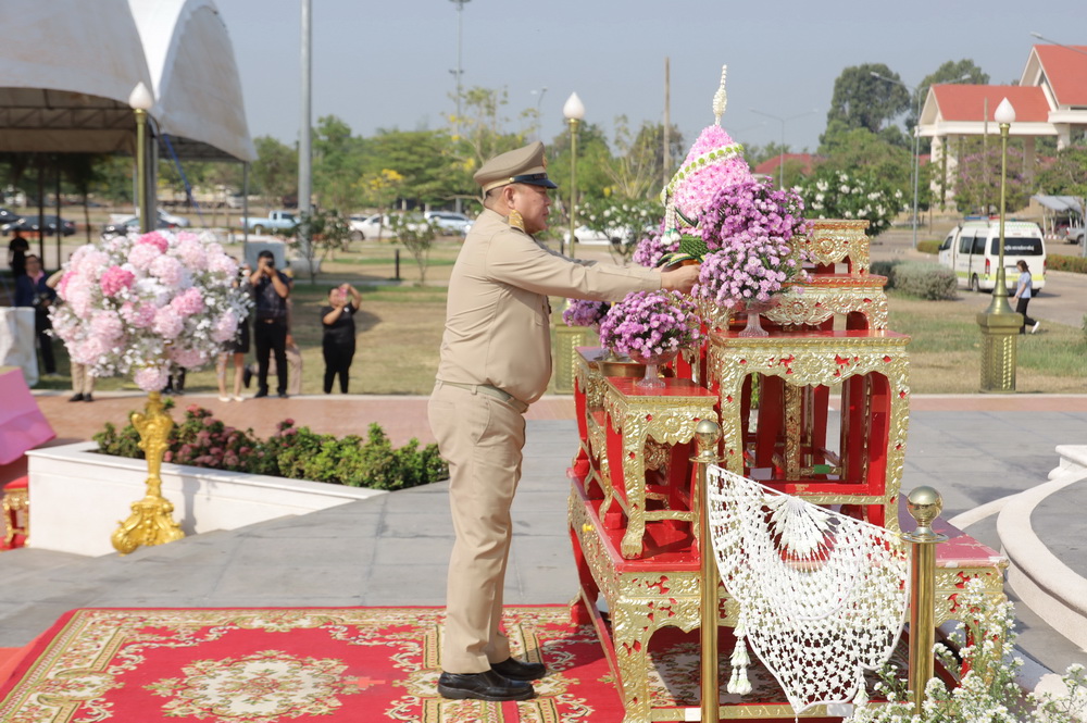 รองผู้ว่าราชการจังหวัดกาฬสินธุ์ นำภาคส่วนต่างๆ ถวายราชสักการะ และถวายราชสดุดีเฉลิมพระเกียรติ พระบาทสมเด็จพระจุลจอมเกล้าเจ้าอยู่หัว รัชกาลที่ 5 เนื่องในวันท้องถิ่นไทย ประจำปี 2569&nbsp;