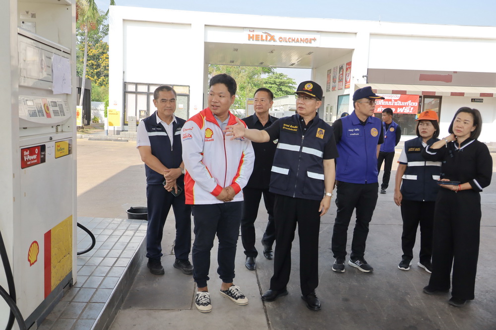 จังหวัดกาฬสินธุ์ บูรณาการตรวจสถานีบริการน้ำมัน &nbsp;พบหลายปั้มมีมาตรการจำกัดปริมาณการเติม เพื่อป้องกันการขาดแคลนน้ำมันและเพื่อกระจายน้ำมันได้อย่างทั่วถึง