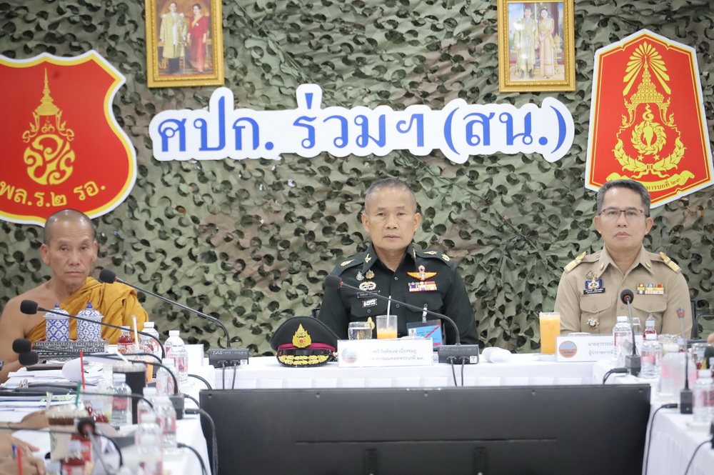 ผู้ว่าฯกาฬสินธุ์ ร่วมประชุมเปิดกองอำนวยการร่วมถวายความปลอดภัย พระบาทสมเด็จพระเจ้าอยู่หัว และสมเด็จพระนางเจ้าฯพระบรมราชินี &nbsp;เสด็จพระราชดำเนินทรงประกอบพิธีตัดหวายลูกนิมิตพระอุโบสถ ณ วัดประชานิยม พระอารามหลวง&nbsp;