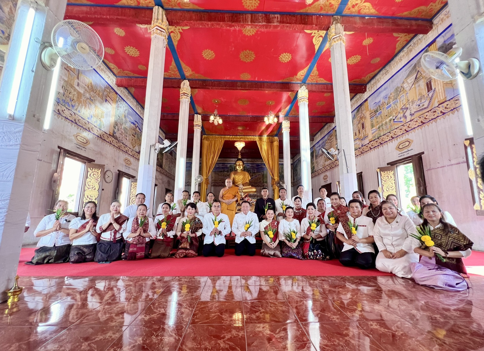 จังหวัดกาฬสินธุ์ทำบุญตักบาตรโครงการถนนสายบุญนวพุทธศิลป์ ถิ่นเมืองน้ำดำ ประจำปี พ.ศ. 2569