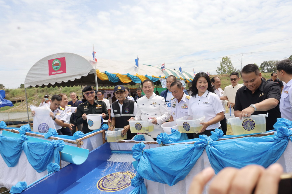 จังหวัดกาฬสินธุ์ ปล่อยพันธุ์สัตว์น้ำ จำนวนทั้งสิ้น 126,100 ตัว ลงเขื่อนปาว เนื่องในโอกาสครบรอบการสถาปนาปีที่ 100 กรมประมง เพื่อเพิ่มผลผลิตสัตว์น้ำในแหล่งน้ำ