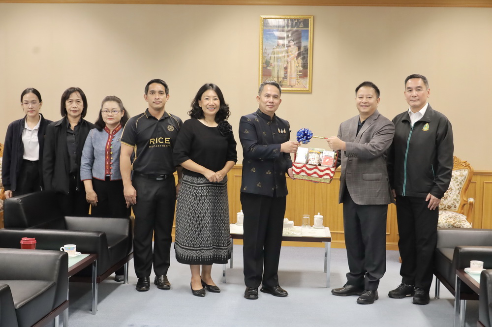 ผู้ว่าราชการจังหวัดกาฬสินธุ์ จับมือ ประธานที่ปรึกษาอธิบดีกรมการข้าว เดินหน้าพัฒนาข้าวโดยเฉพาะข้าวเหนียวเขาวง ให้เพียงพอต่อความต้องการของตลาดและสร้างรายได้ให้แก่เกษตรกร