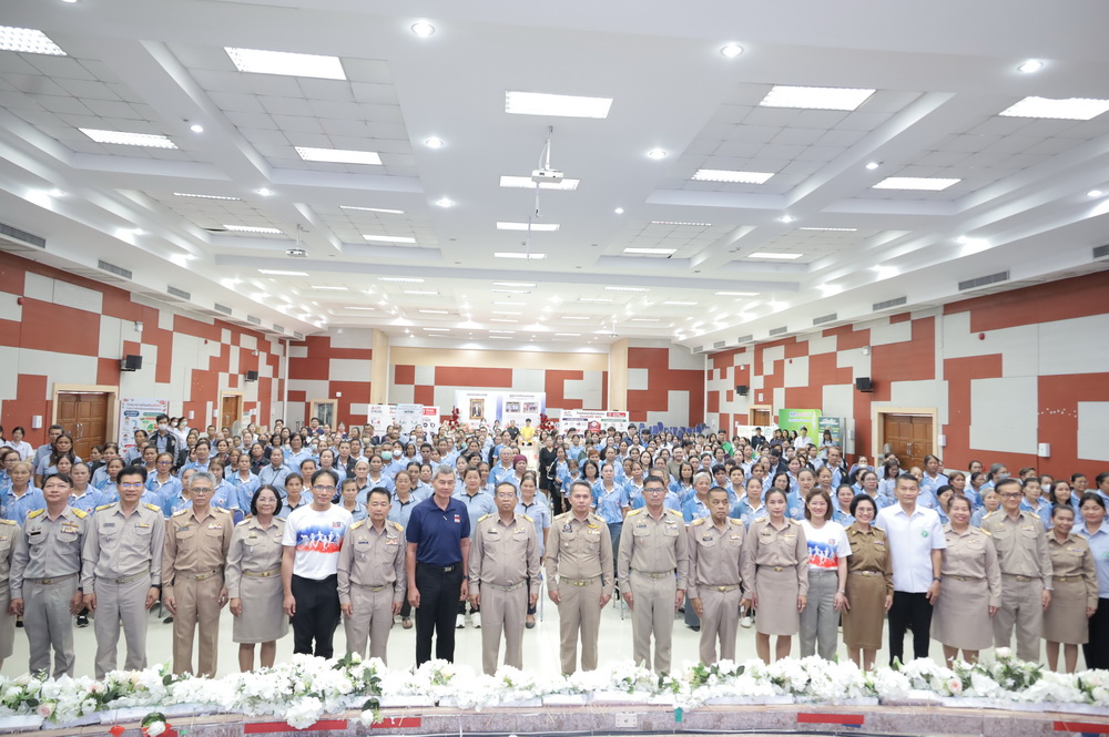 ผู้ว่าฯกาฬสินธุ์ &nbsp;เปิดนิทรรศการเฉลิมพระเกียรติพระบาทสมเด็จพระเจ้าอยู่หัว และสมเด็จพระนางเจ้าฯ พระบรมราชินี โครงการแสงนำใจไทยทั้งชาติ เดิน วิ่งปั่น ป้องกันอัมพาต ครั้งที่ 12 เฉลิมพระเกียรติ