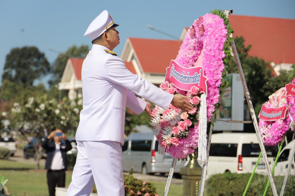 จังหวัดกาฬสินธุ์ จัดพิธีวางพวงมาลาถวายราชสักการะพระบรมราชานุสาวรีย์ &nbsp;รัชกาลที่ 5 &nbsp;เพื่อน้อมรำลึกถึงพระมหากรุณาธิคุณพระบาทสมเด็จพระจุลจอมเกล้าเจ้าอยู่หัว เนื่องในวันปิยมหาราช