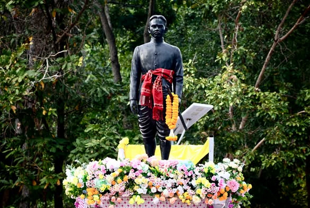 จังหวัดกาฬสินธุ์จัดพิธีสักการะพระประชาชนบาลเจ้าเมืองสหัสขันธ์คนแรก เนื่องในงานประเพณีตักบาตรเทโวโรหณะ สักการะพระประชาชนบาล นมัสการพระพรหมภูมิปาโล ครั้งที่ 22 ประจำปี 2569